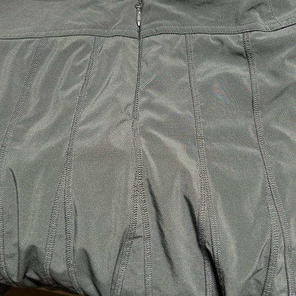 Athleta Gray Skort. Size 6 - Picture 4 of 5